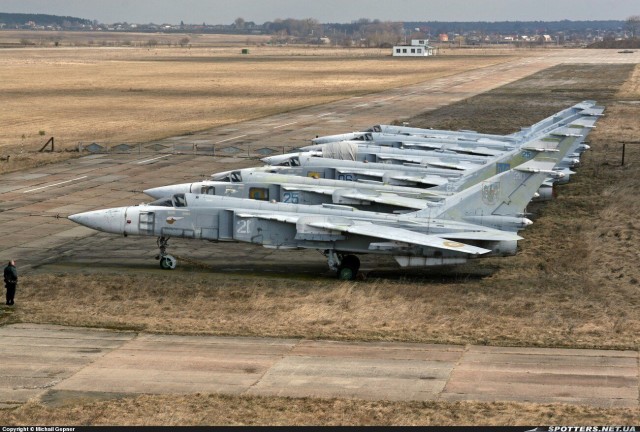 Луцький військовий аеродром 27 березня 2012 року Залишки минулої слави