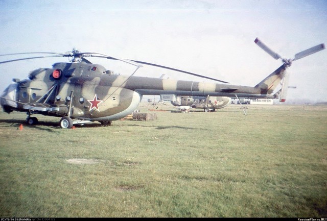 Вертоліт Мі 8Т на Луцькому військовому аеродромі 1989 рік