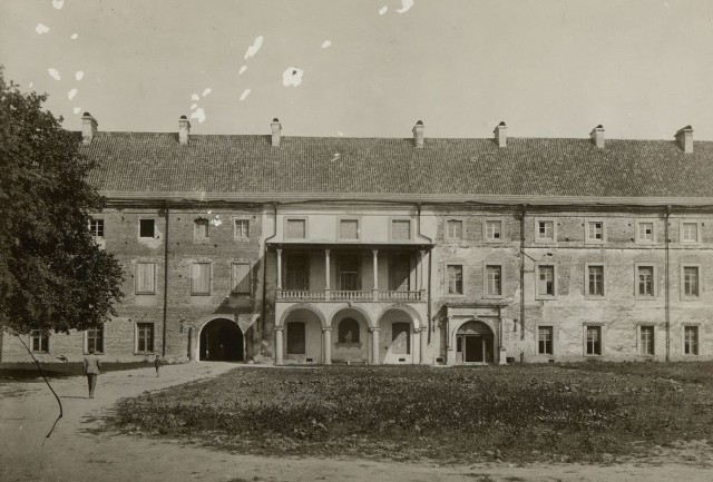 Олицький замок, 1916-1927 рр. Джерело: Народовий музей у Варшаві (Польща).