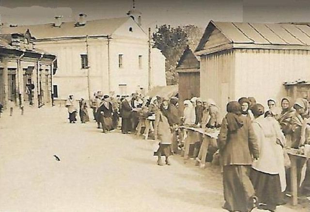 Торговельні ятки на Ринку, початок ХХ століття