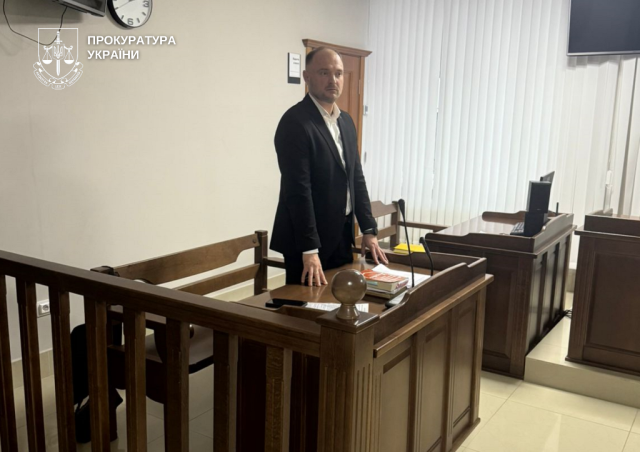 Прокурор у кримінальному провадженні, заступник начальника відділу захисту інтересів дітей та протидії домашньому насильству Волинської обласної прокуратури Олександр Олішкевич