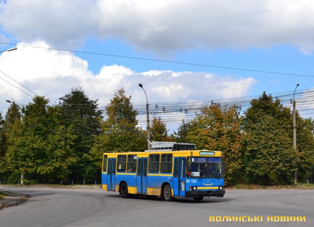 198 в патріотичному фарбуванні