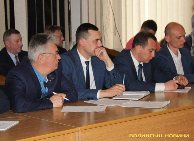 По центру - Дмитро Новохацький