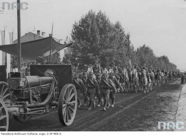 Військовий марш у Луцьку 1938 року