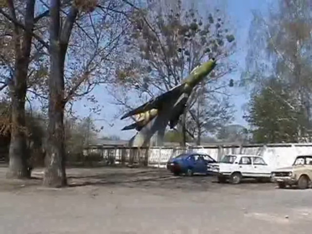 Скріншот з документального фільму про розформування 806 бомбардувального авіаполку 28 квітня 2004 року