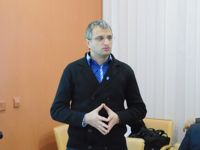 Петро Лавринюк