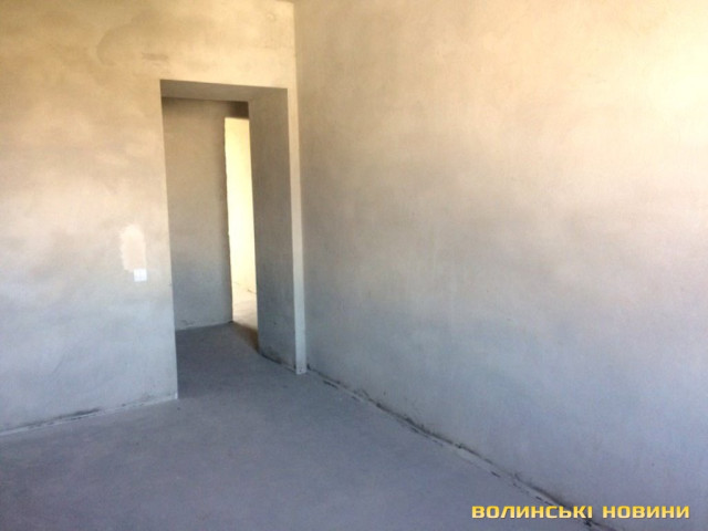 Рівні стіни та підлога