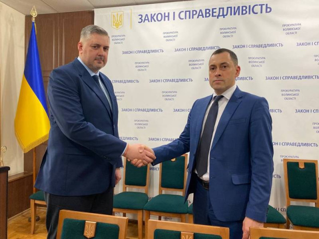 Юрій Луцик разом із керівником Волинської обласної прокуратури Віктором Тимчуком