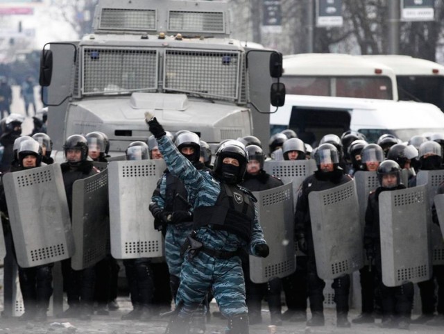 ЩОБ НІКОЛИ НЕ ЗАБУТИ. 60 ВРАЖАЮЧИХ ФОТО З МАЙДАНУ