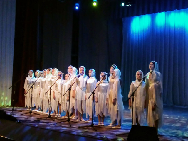 Виступає Світанок