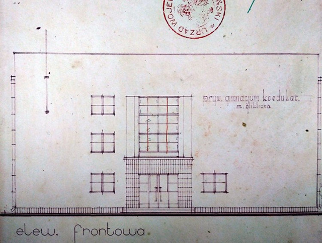 Єврейська гімназія імені Мойсея Глікліха. Нині частина педагогічного коледжу
