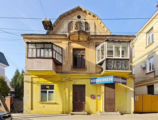 Колишній будинок Боруха Фішмана. Тут на другому поверсі був музей. Вул. Мялковського, 3