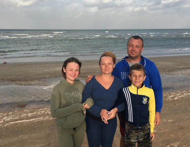 Віктор Сорочан з дружиною та дітьми