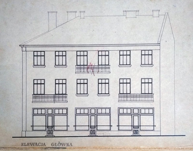 Фасад будівлі Антоніни Собчак від вулиці Лесі Українки