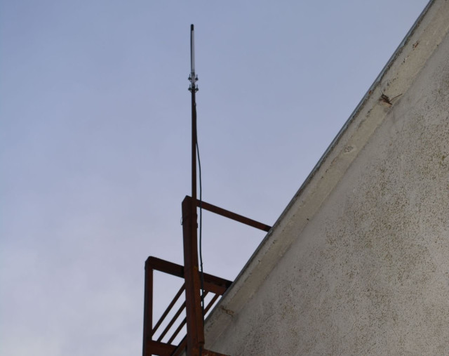 Антена, підключена до репітера