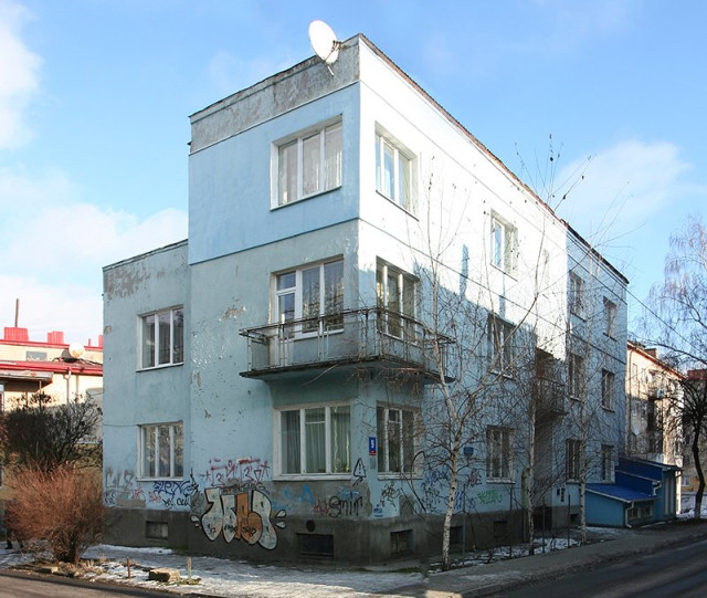 Модерністська забудова Банкової