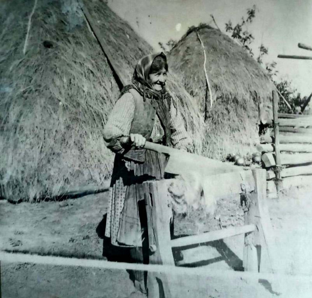 Жінка тре льон