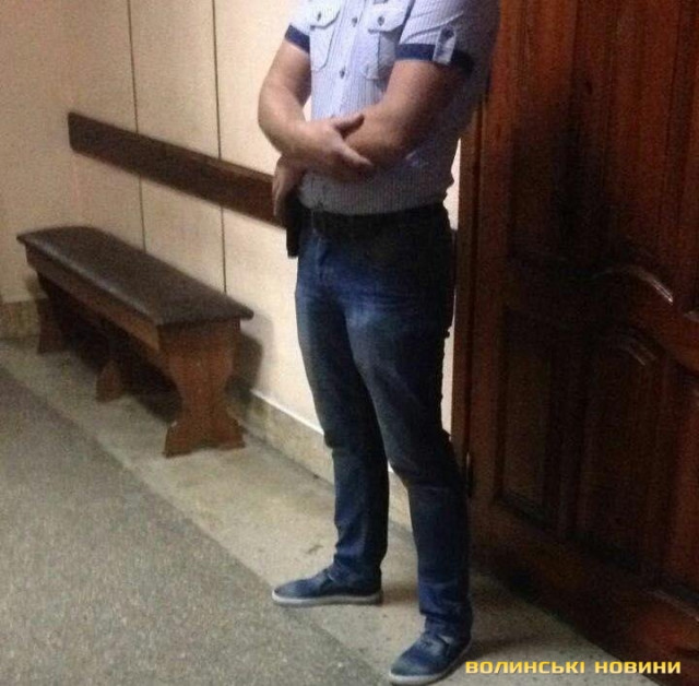 охорона під оглядовим кабінетом