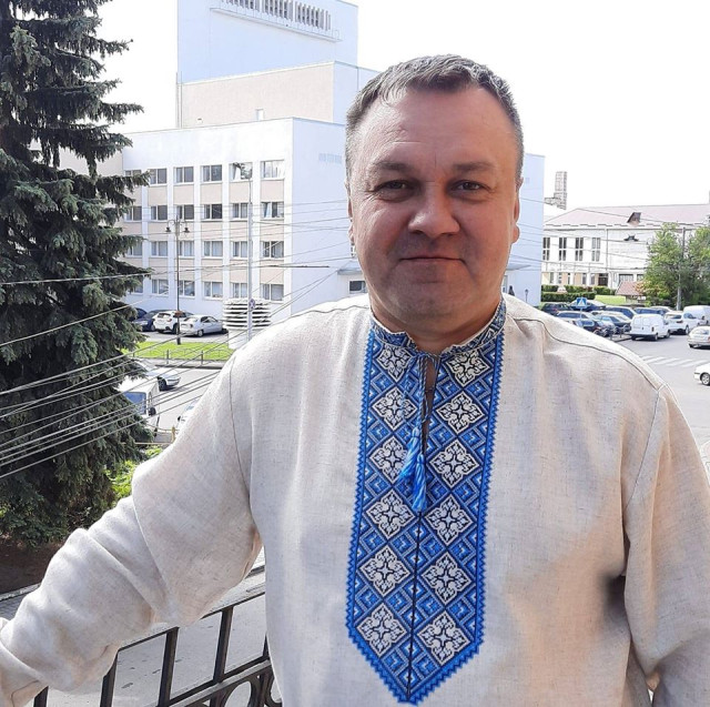 Продюсер Волинської філії Національної суспільної телерадіокомпанії України («UA: Волинь») Костянтин Лоцман