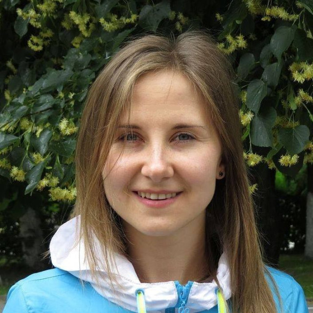 Олена Котис