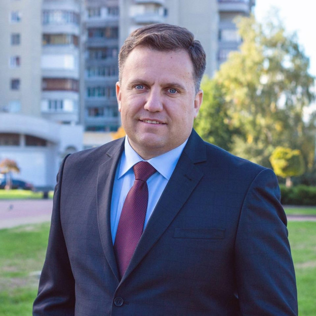 Микола Іванюк