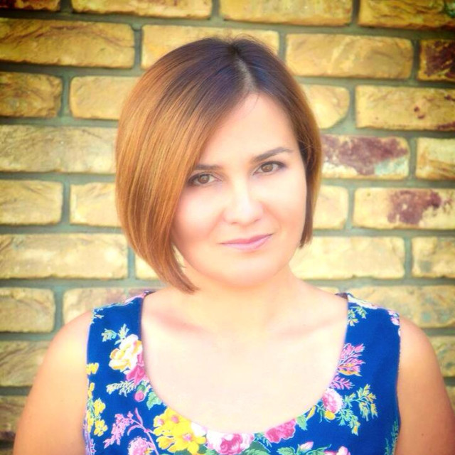 Наталка Попова