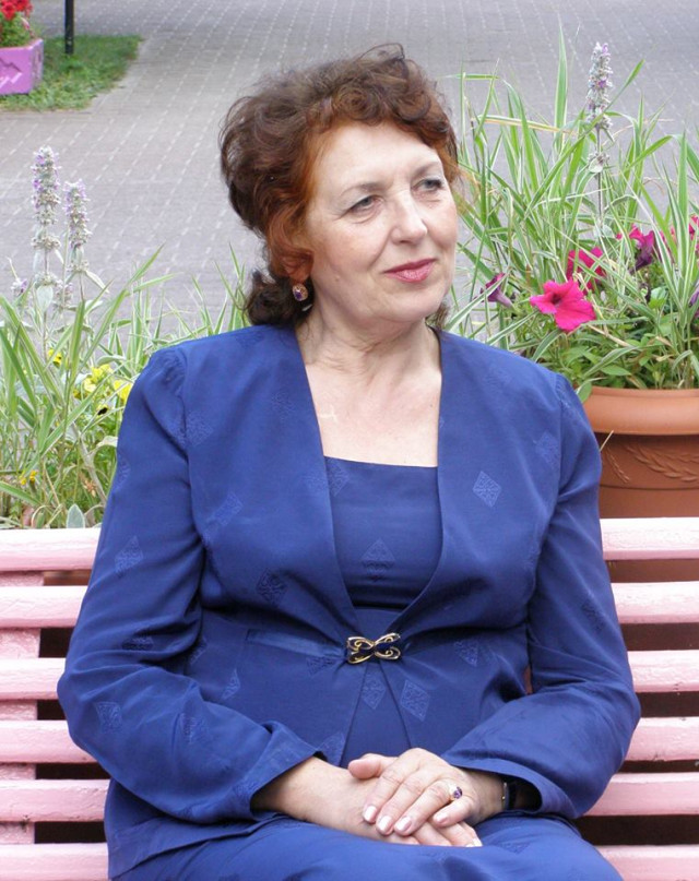 Олена Криштальська