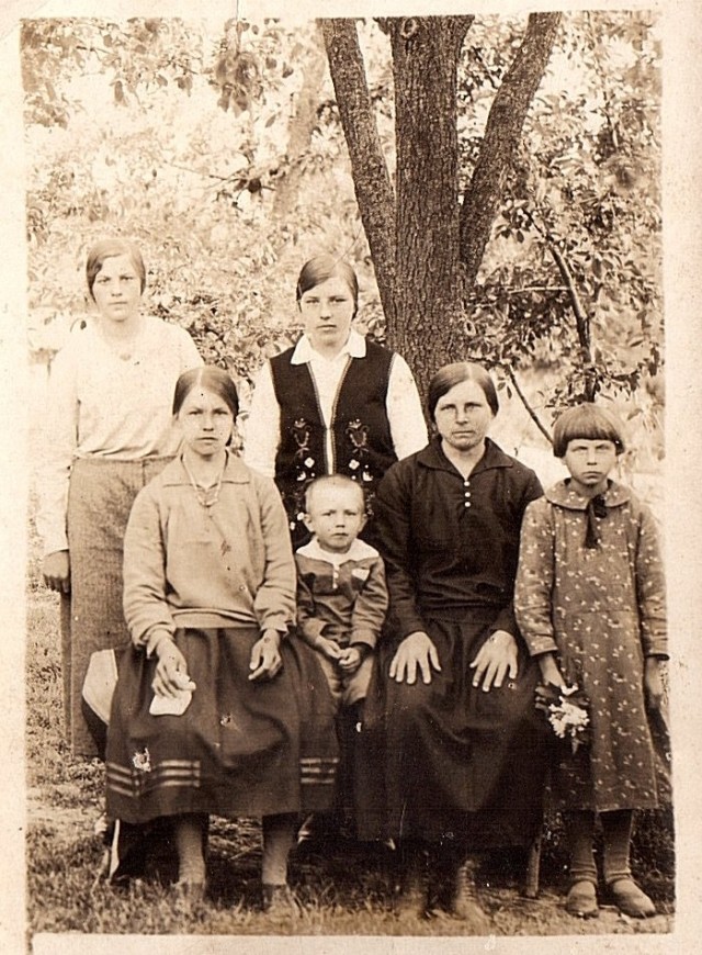Частинка родини Шнайдерів, друга половина 1930-х років