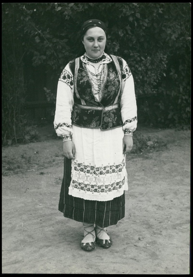 Жінка на Поліссі