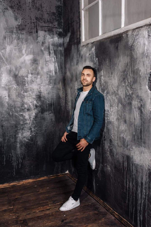 Андрій Попов